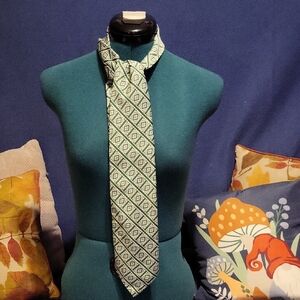 Geometric Green Tie
